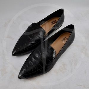 Womens 9,5M Bleecker & Bond, Sonia Loafers, Black